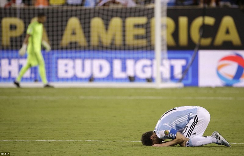 Messi thất vọng về thất bại của mình tại mùa giải Copa America 2016